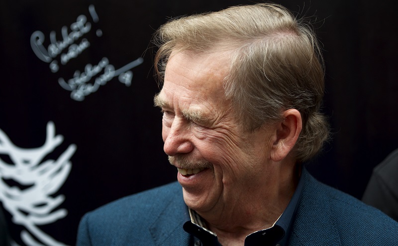 Václav Havel gratuloval vítěznému týmu z Nagana 1998